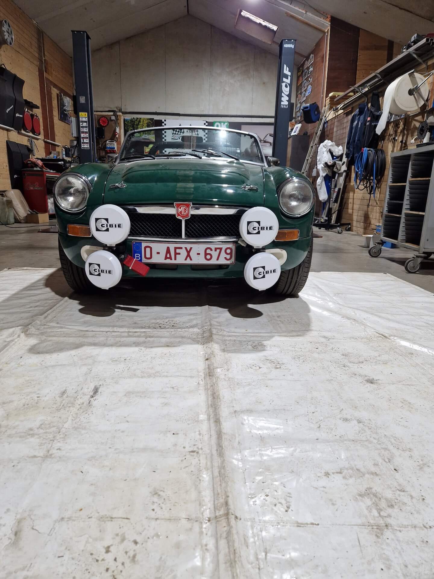 MGB voorzicht inn hal
