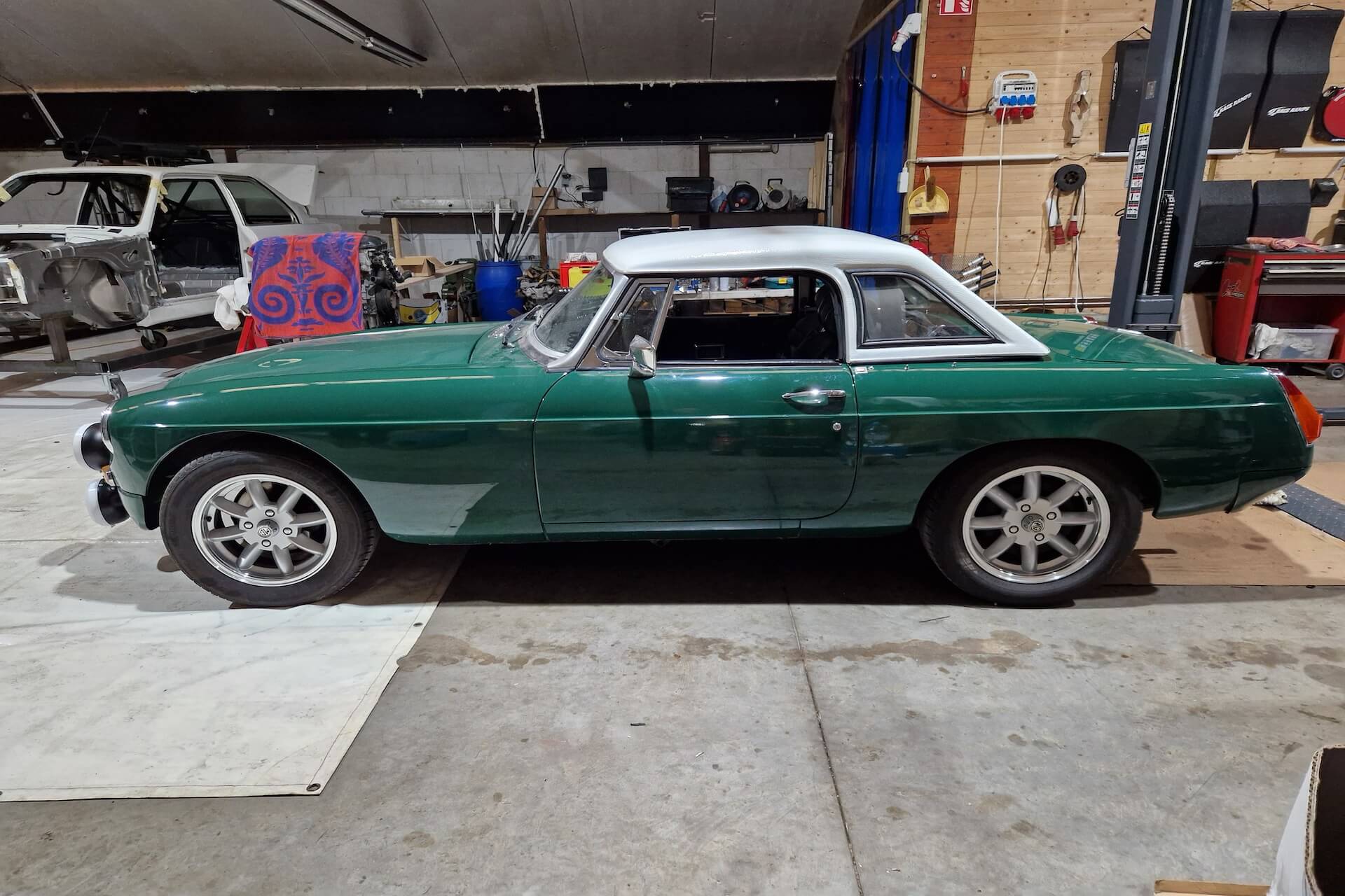 MGB zijkant chauffeur